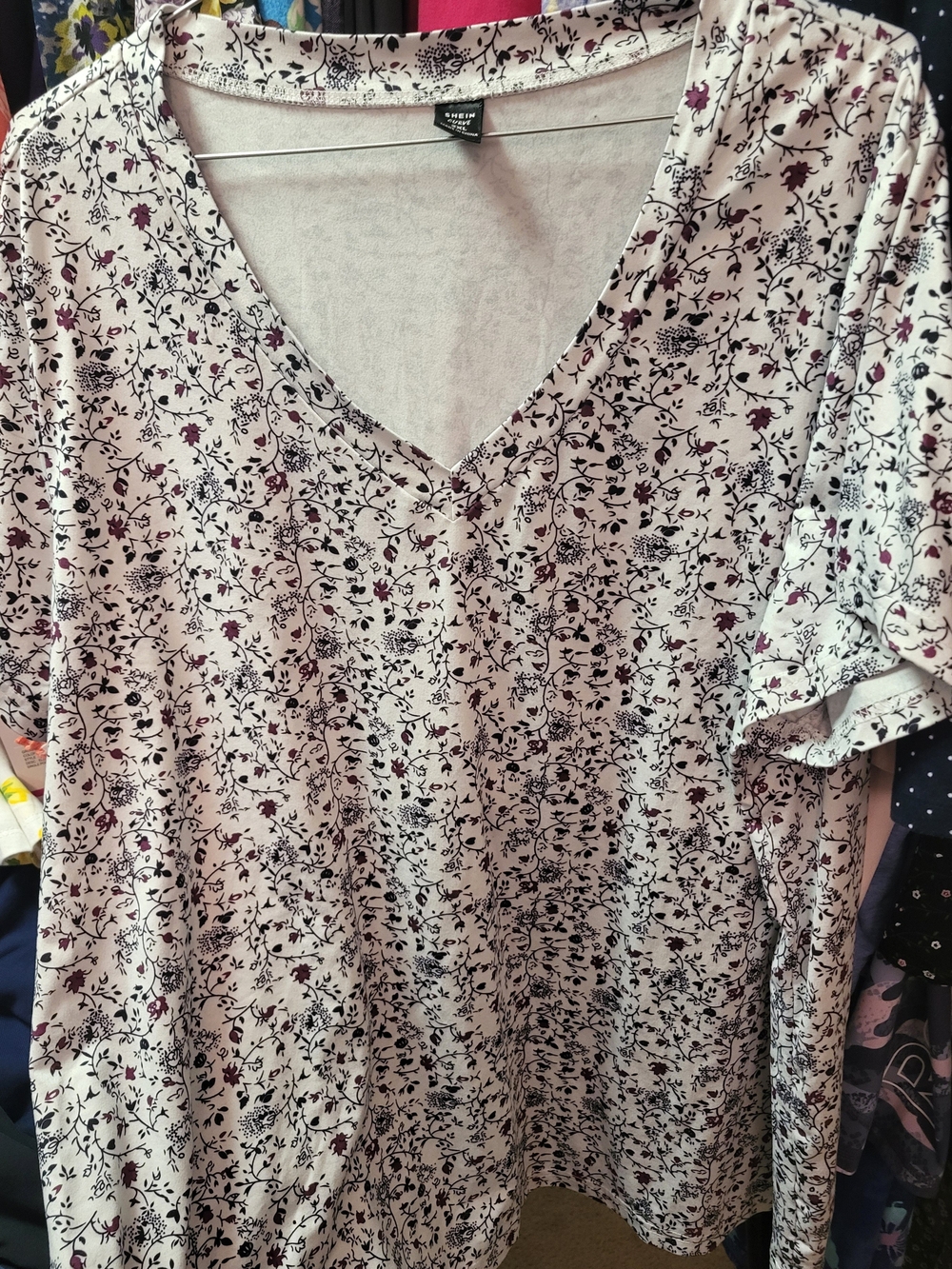 SHEIN Cream V-Neck Short Sleeve Top with Black & Maroon Floral Print